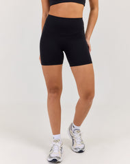 Luna Invisible Scrunch Shorts - Black