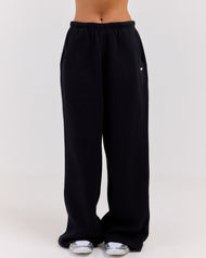 Omni Studio Trackpants V2 - Black