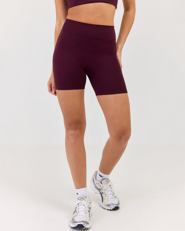 Luna Invisible Scrunch Shorts - Deep Plum