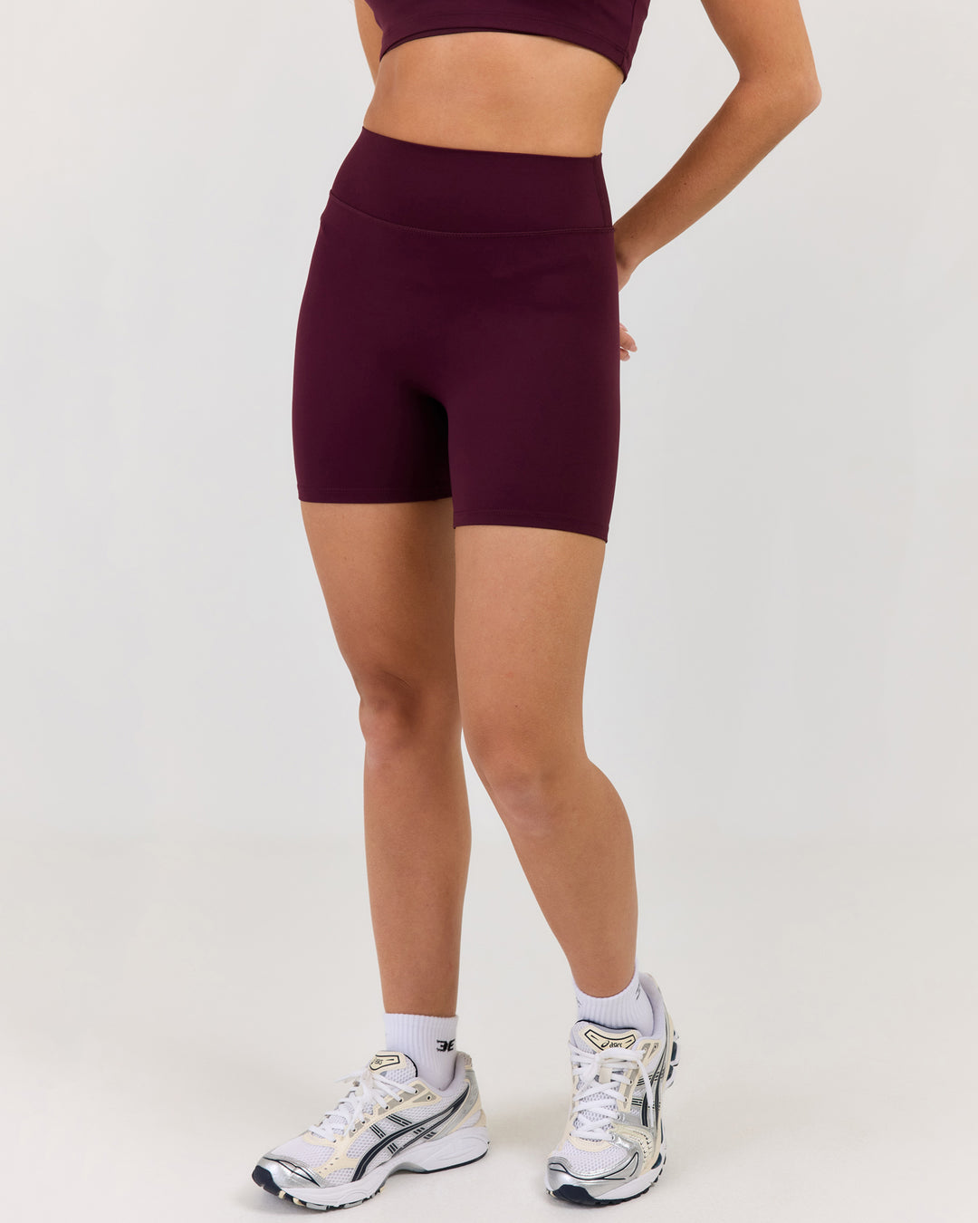 Luna Invisible Scrunch Shorts - Deep Plum