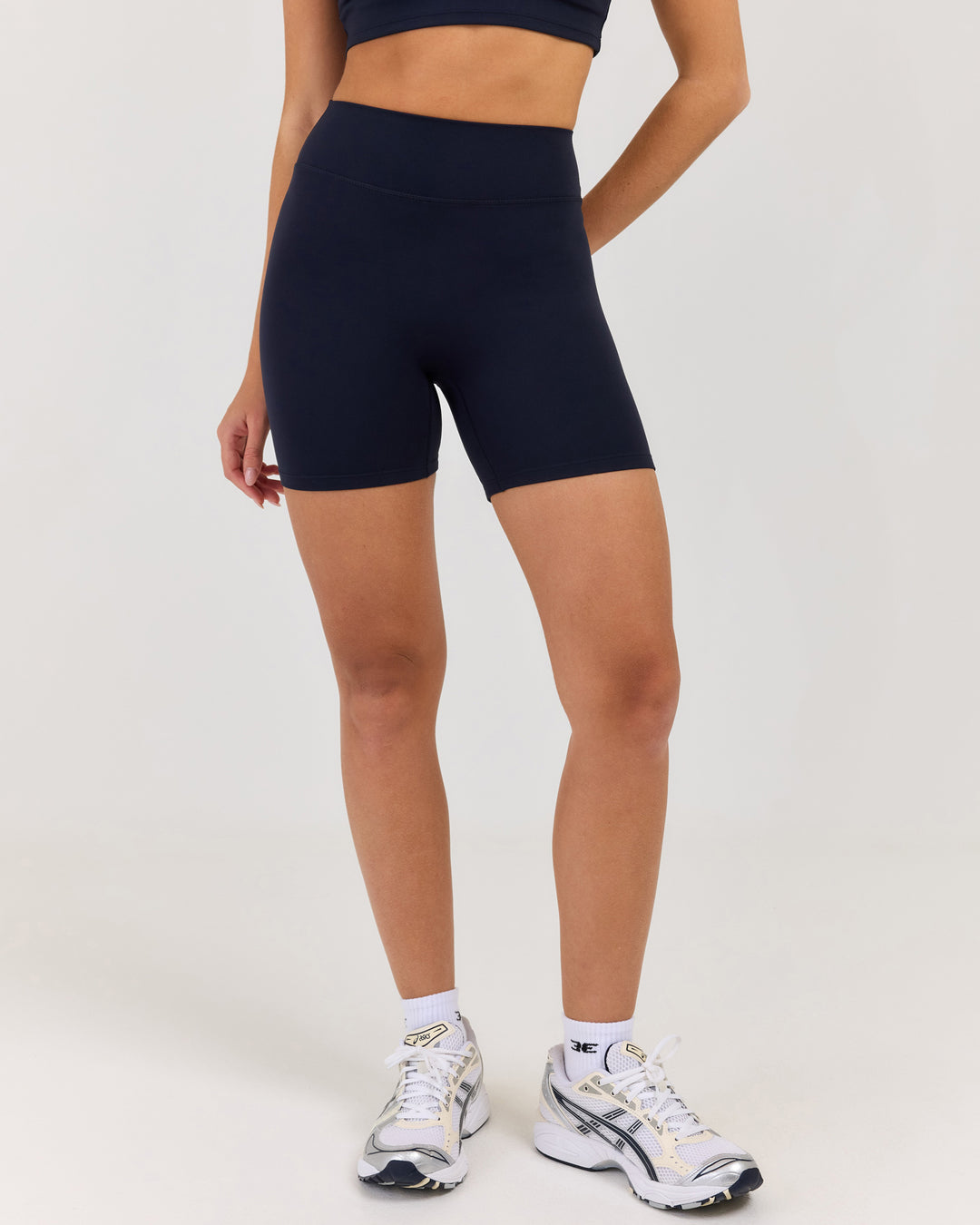 Luna Invisible Scrunch Shorts - Navy