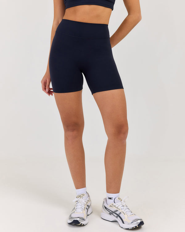 Luna Invisible Scrunch Shorts - Navy
