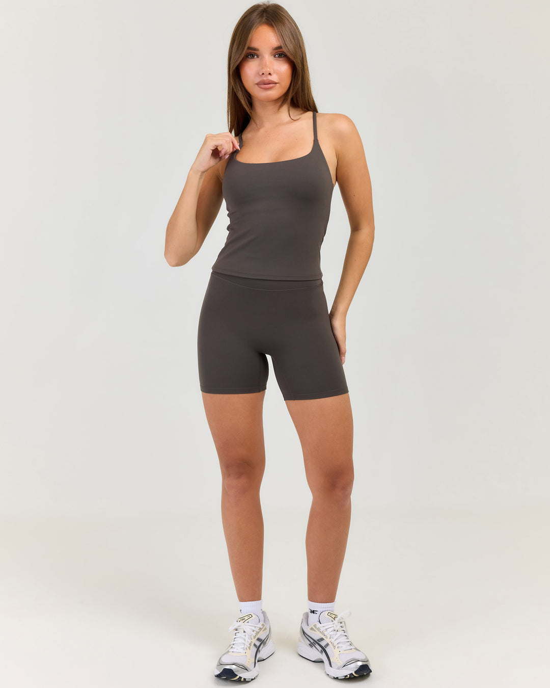 Luna Invisible Scrunch Shorts - Olive