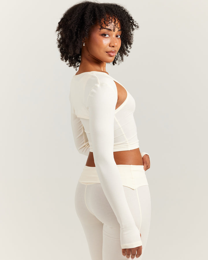 EE Lounge Shrug - Vanilla