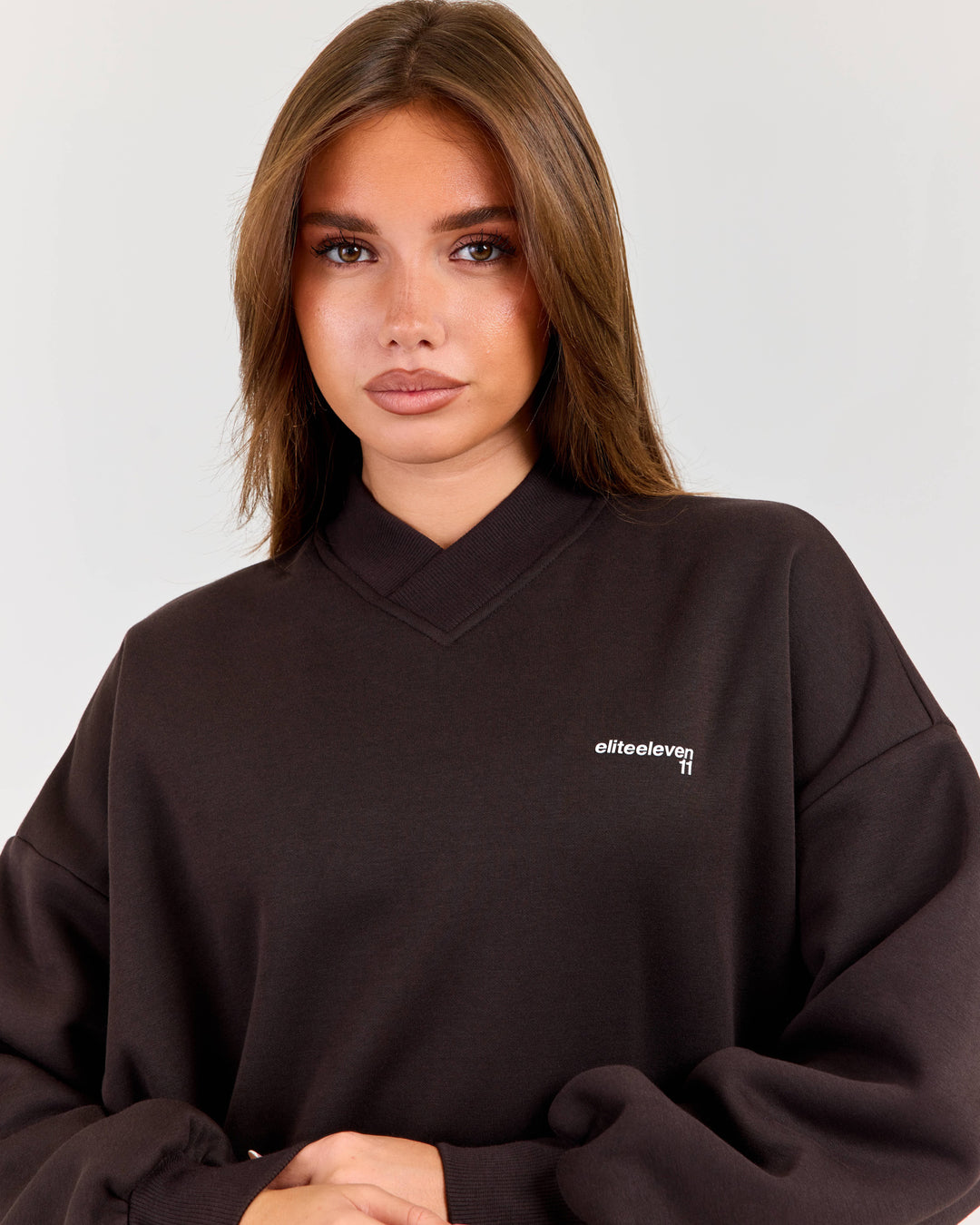 Cloudweave Relaxed V Neck - Coffee Bean