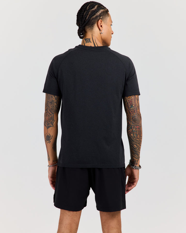 Men's Elite Seamless Regular Tee - Charcoal