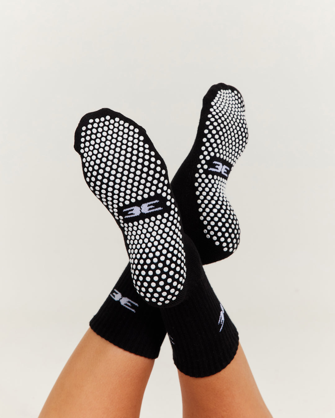 EE Crew Pilates Grip Socks - Black/White