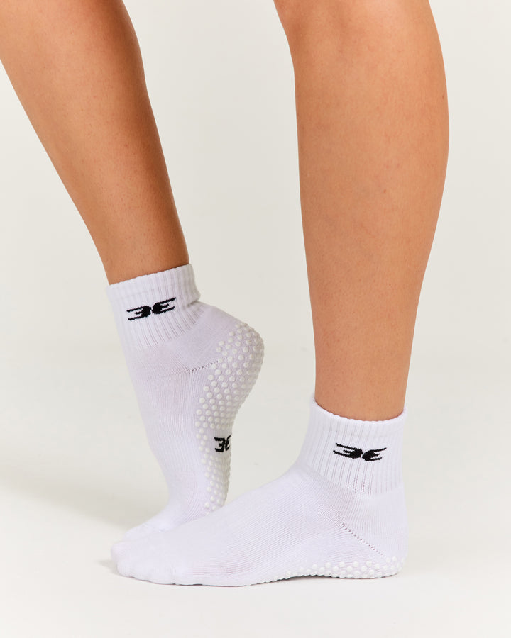 EE Mid Crew Pilates Grip Socks - White/White