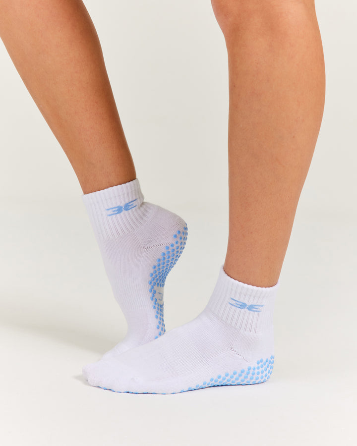 EE Mid Crew Pilates Grip Socks - White/Blue