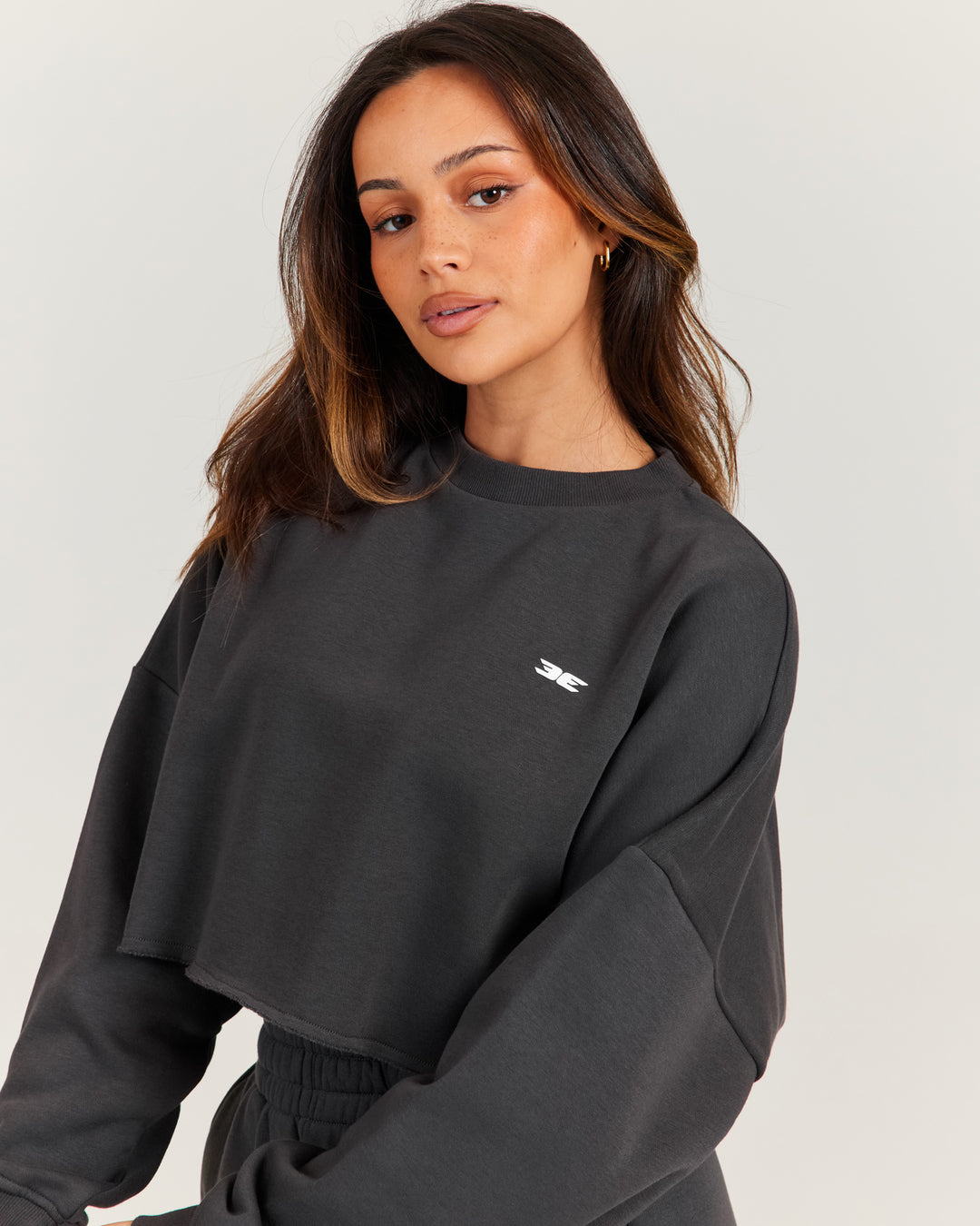 Omni Cropped Crewneck - Charcoal