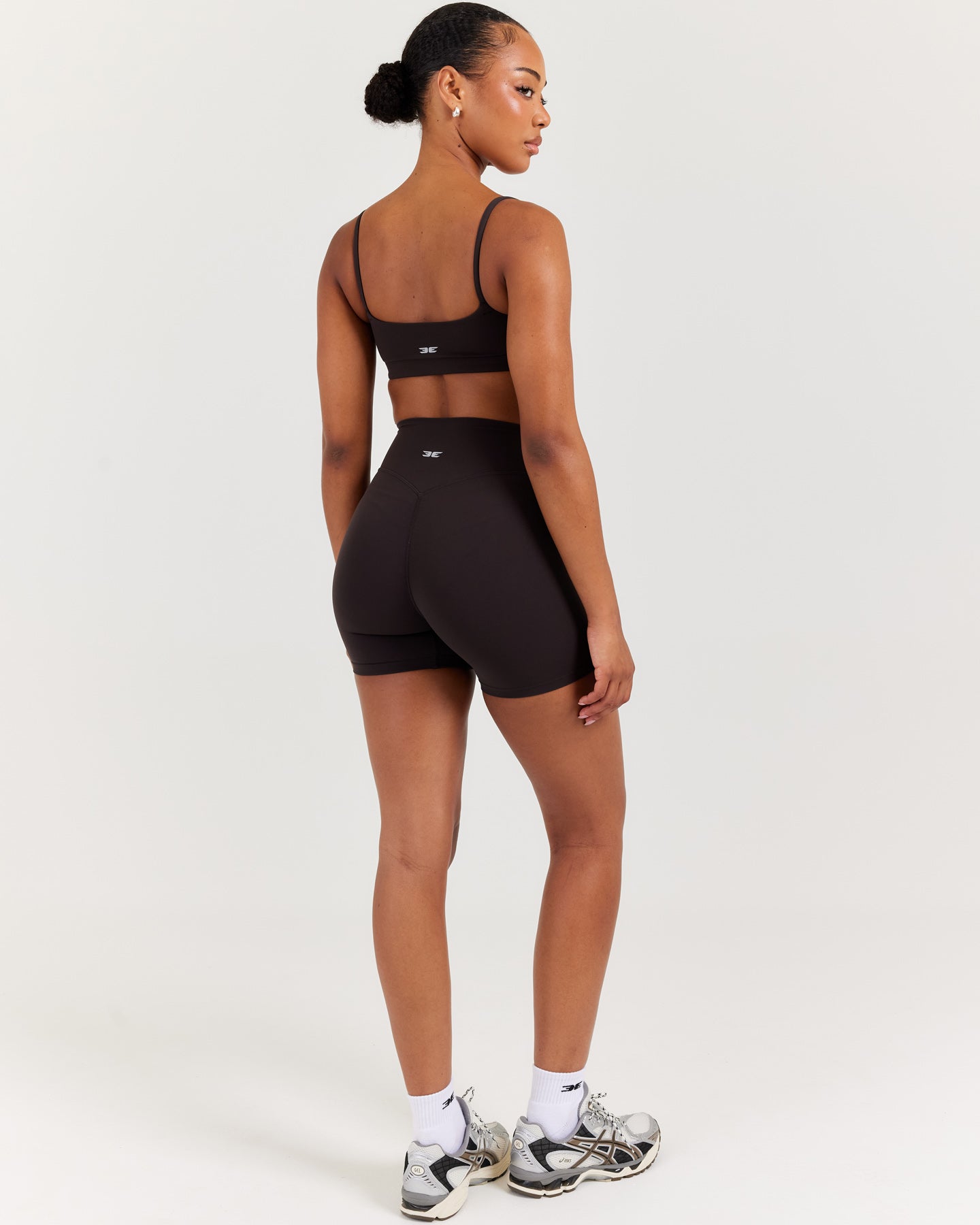 Soléa Invisible Scrunch Shorts - Coffee Bean
