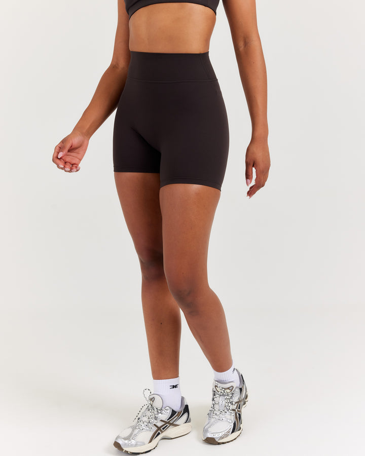 Soléa Invisible Scrunch Shorts - Coffee Bean