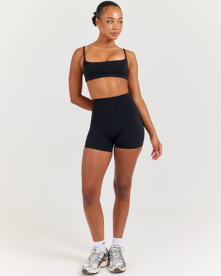 Soléa Invisible Scrunch Shorts - Black