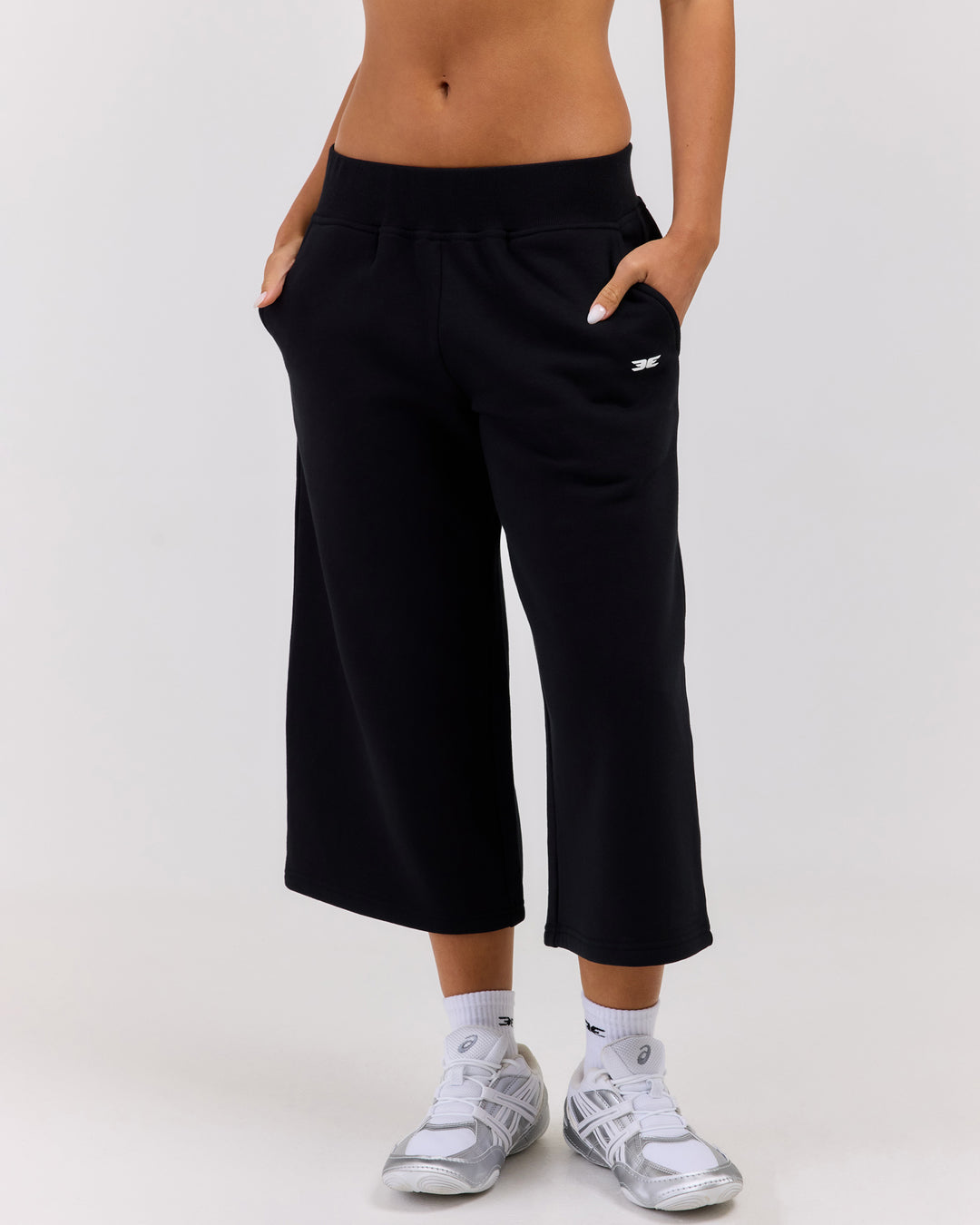 Omni Capri Pants - Black