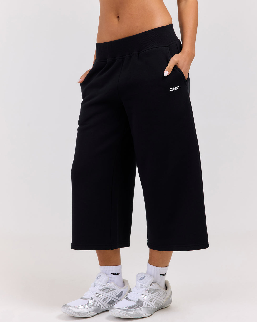 Omni Capri Pants - Black