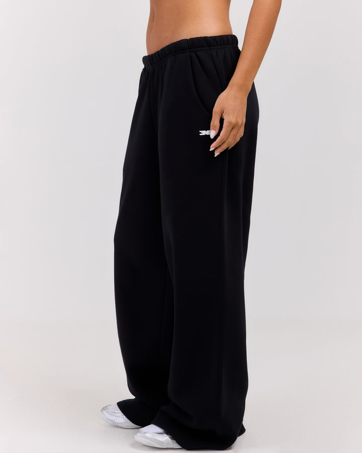 Omni Studio Trackpants V2  - Black