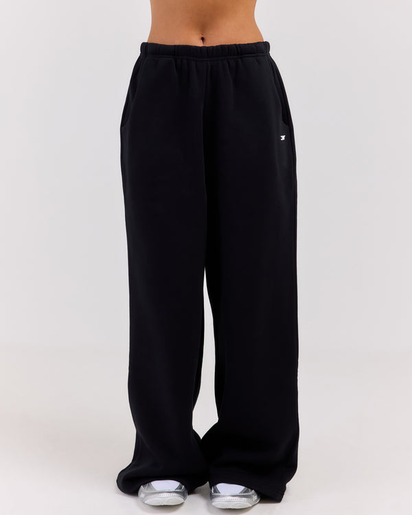 Omni Studio Trackpants V2  - Black