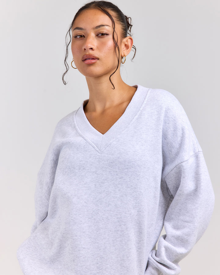 Omni V Neck - Grey Marle