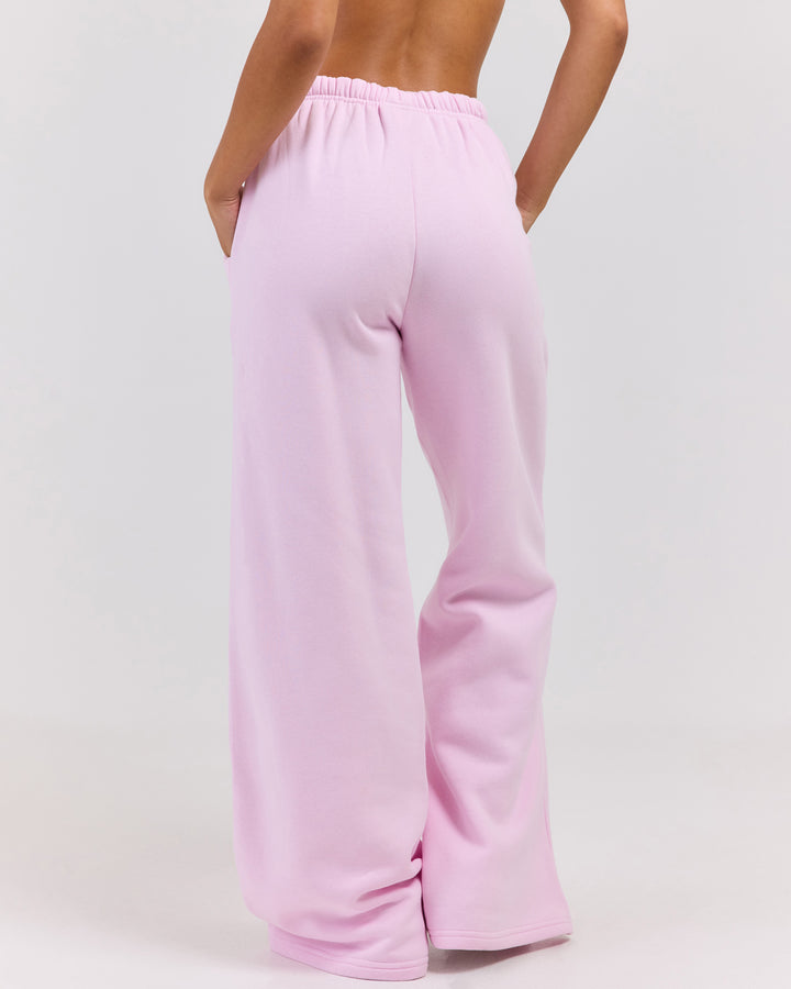 Omni Studio Trackpants V2  - Pink